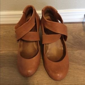 Camel colored leather kitten heel shoes